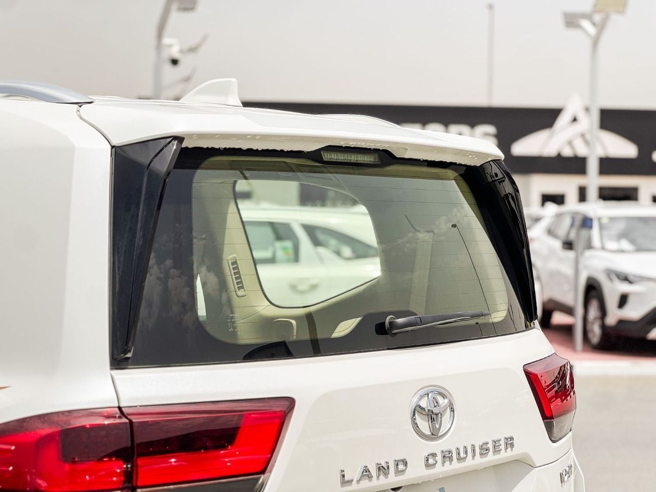 Toyota Land Cruiser EXPORT ONLY - Toyota LC300 VXR 4.0L (GCC Specification)