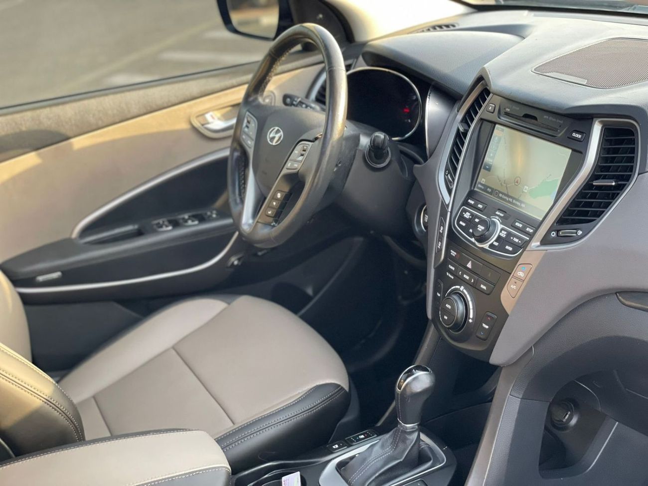 هيونداي سانتا في 2015 Hyundai Santa Fe Sports Ultimate Full Option Panoramic - 2.0L V4 Turbo - AWD 4x4 - Full Screen