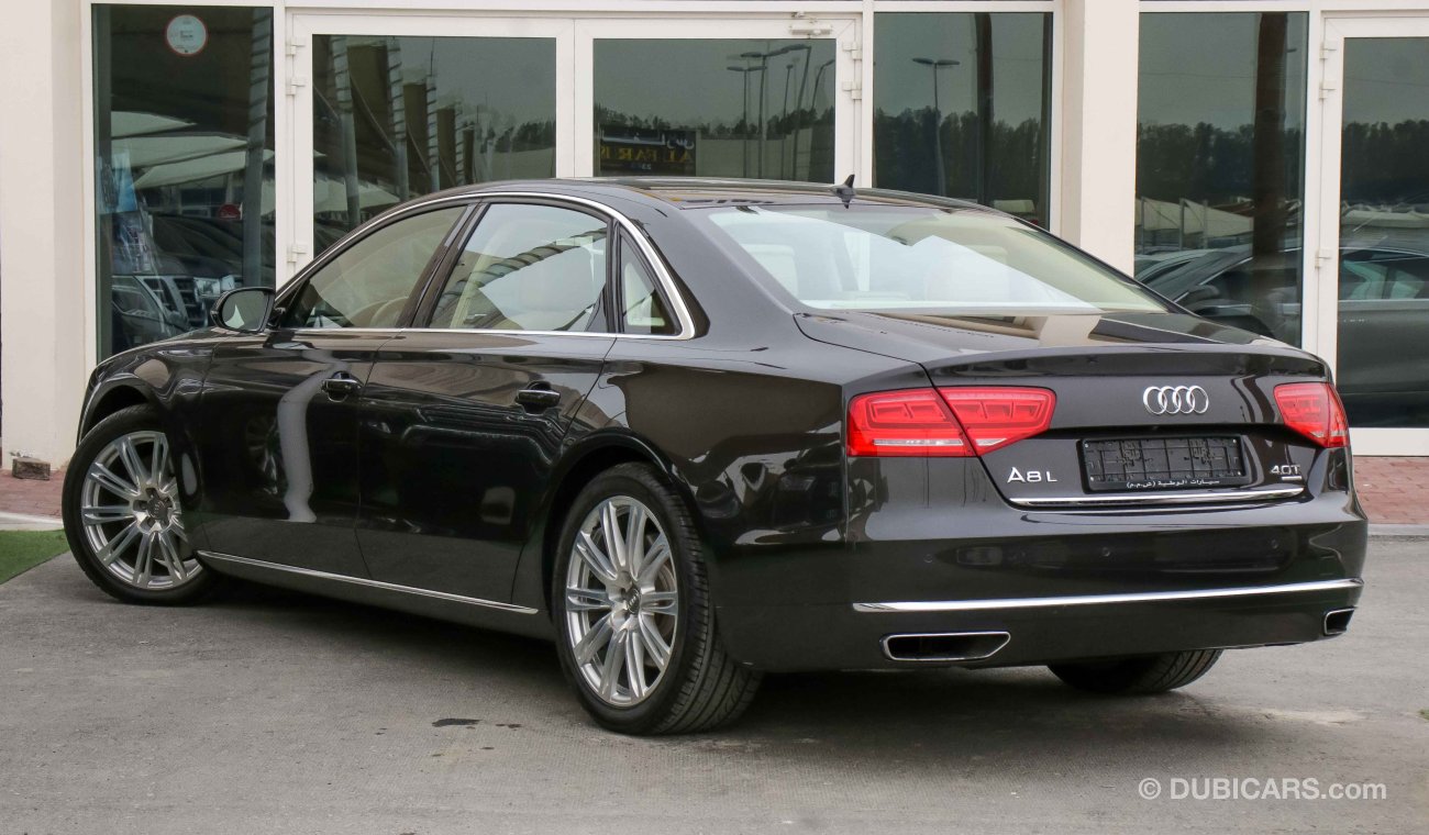 Audi A8 L  4.0T Quattro Full Service History GCC Specification