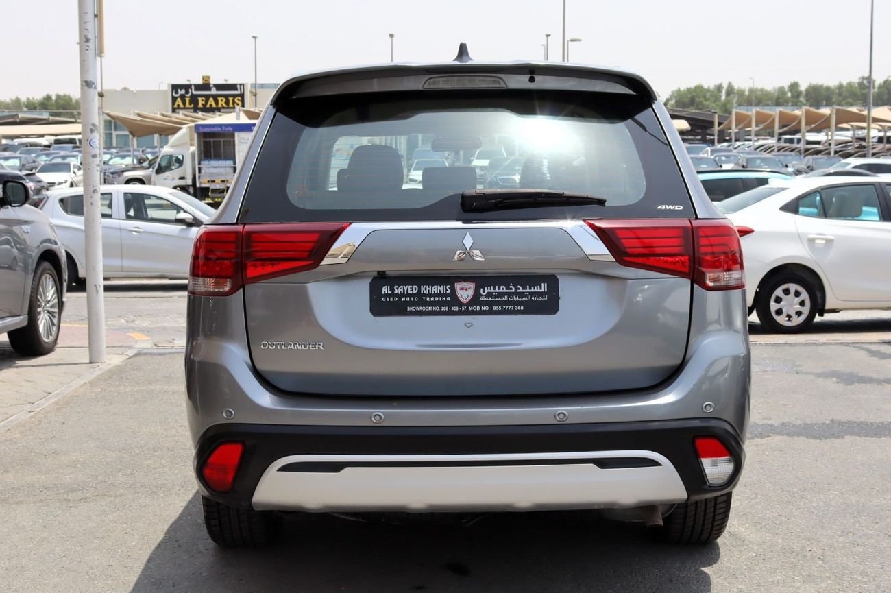 Mitsubishi Outlander GLX Basic MITSUBISHI OUTLANDER 2020  ACCIDENTS FREE - GCC - 7STR - 4WD - ORIGINAL PAINT - PERFECT CO