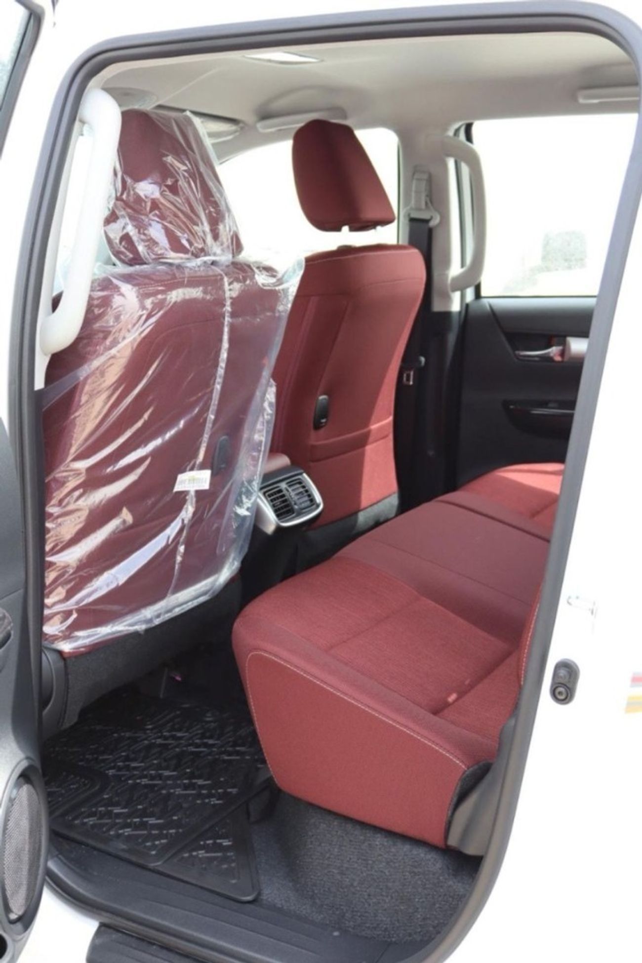 Toyota Hilux 2.7 Petrol full option model 2025