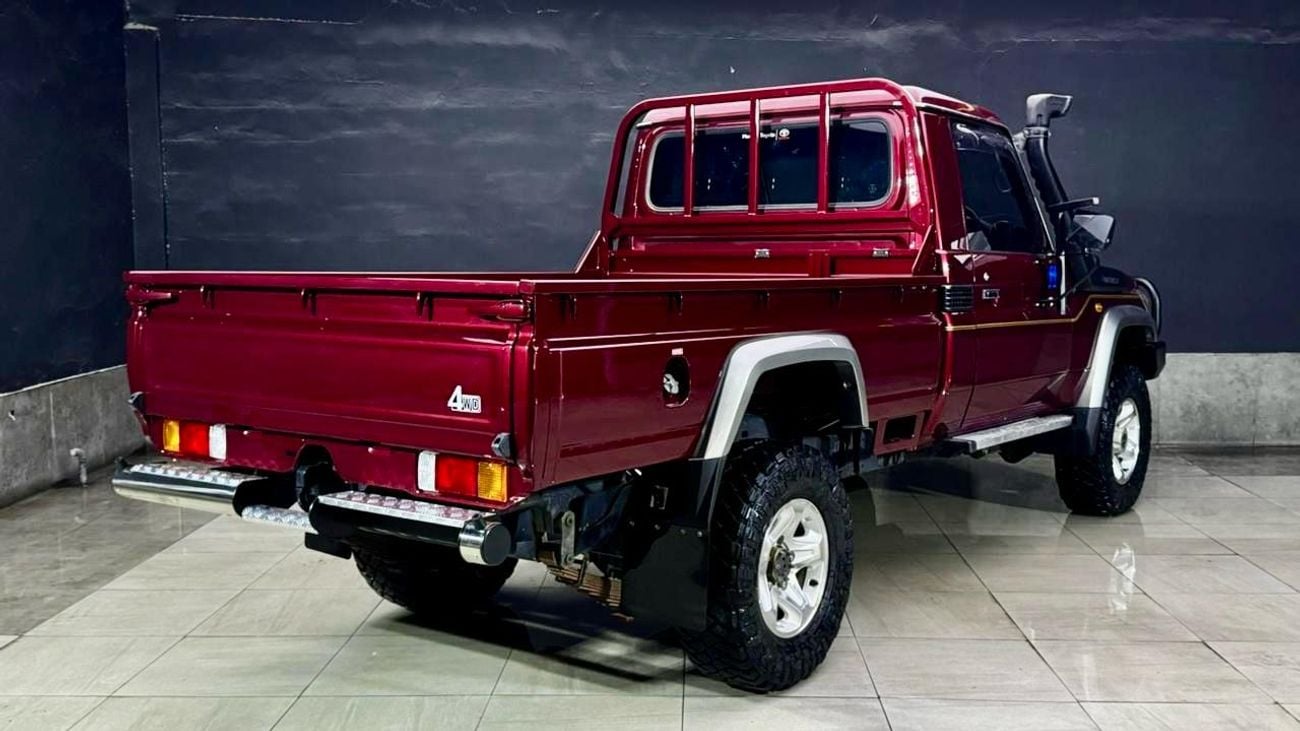 Toyota Land Cruiser Pick Up RIGHT HAND ONLY FOR EXPORT 4WD MT 4.5 LITER