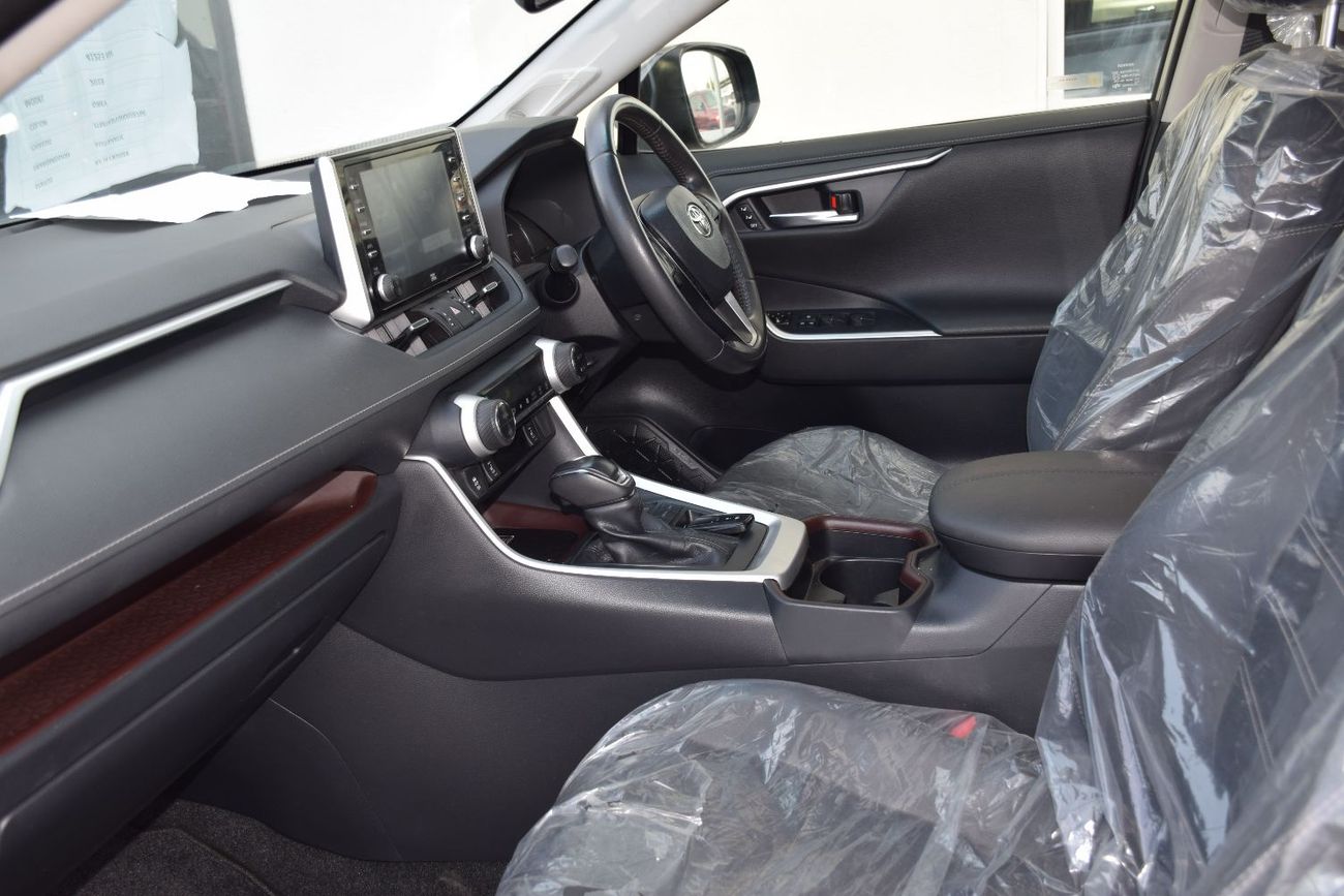 Toyota RAV4 LE 2.0L FWD