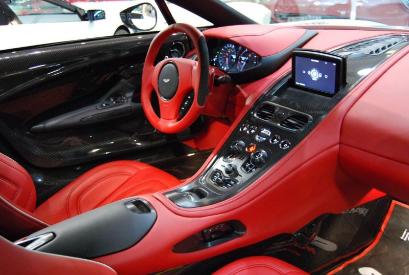 أستون مارتن وان 77 interior - Cockpit