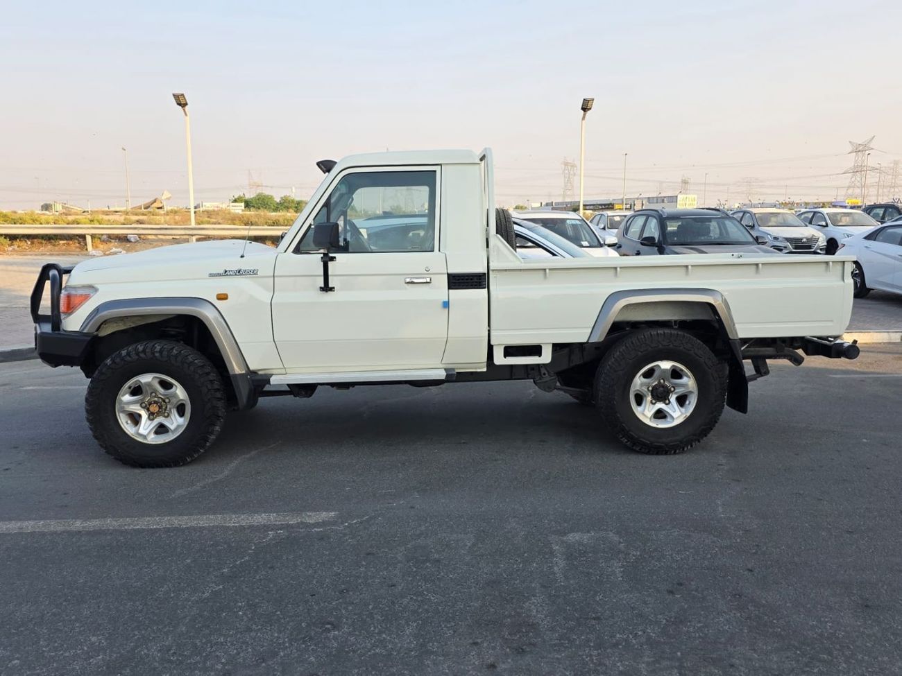 تويوتا لاند كروزر بيك آب diesel 4.5 liter ,right hand drive ,only for export available