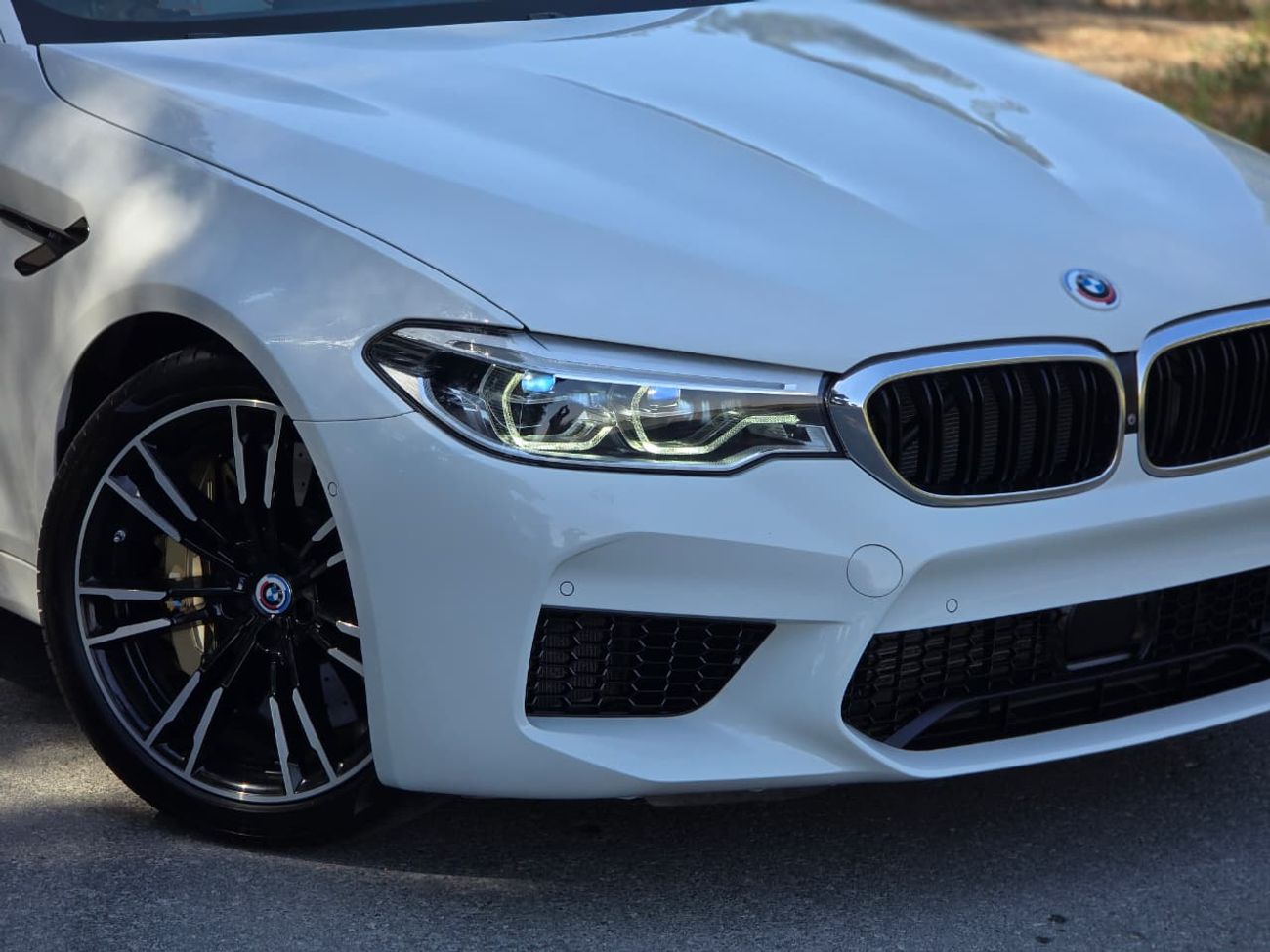 BMW M5 Std 4.4L BMW M5 2018 GCC // ORGINAL PAINT // PERFECT CONDITION // ACCIDENT FREE