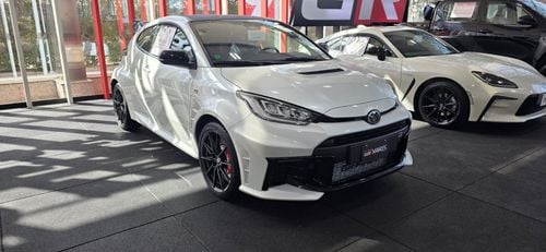 تويوتا يارس GR MANUAL GEARR 4X4