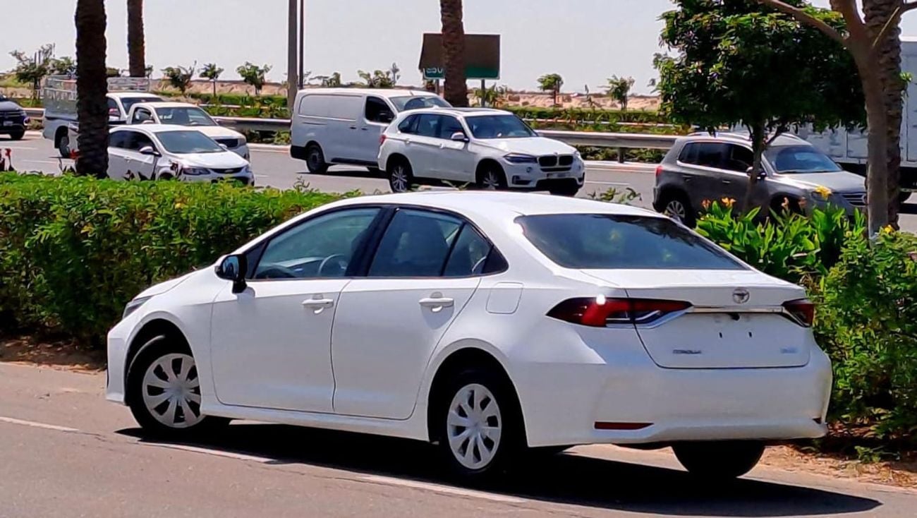 تويوتا كورولا XLI 760/- شهريًا | دول مجلس التعاون الخليجي | مثبت سرعة، كاميرا، نظام تحديد المواقع العالمي (GPS) | خالي