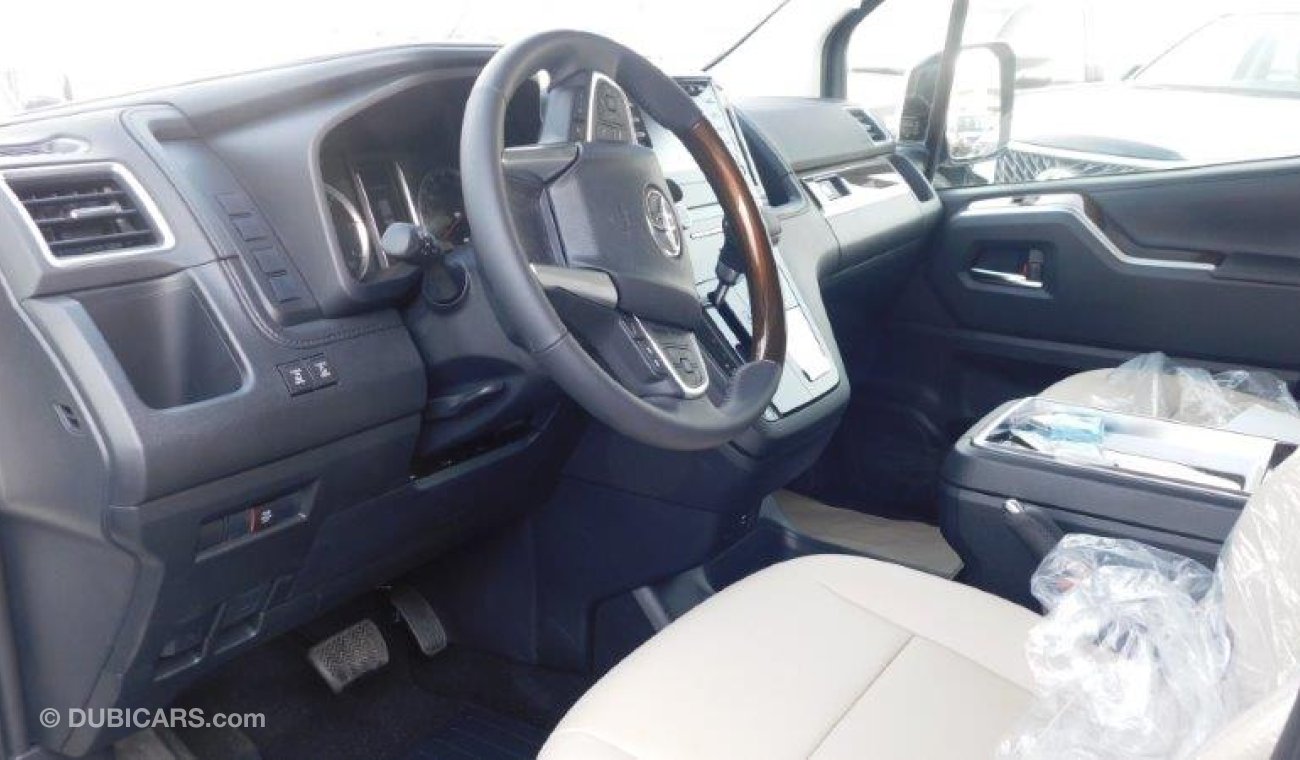 تويوتا جرافينا PREMIUM 2.8L DIESEL 6 SEAT AUTOMATIC