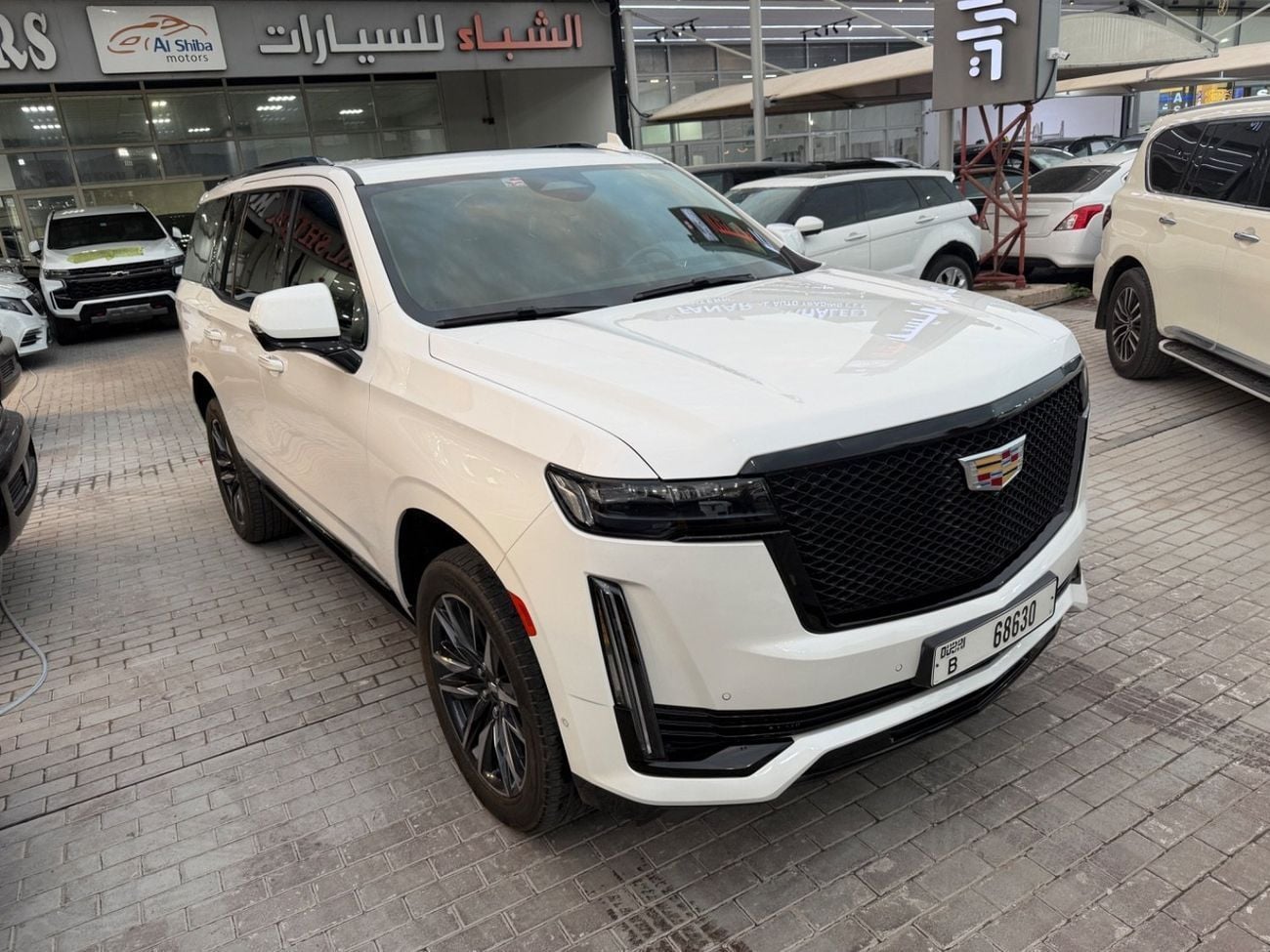 Cadillac Escalade SPORT PLATINUM Luxury 6.2L Luxury600 GCC.