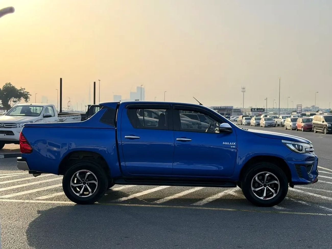 Toyota Hilux TRD V6 4.0L - GCC Specs - Full Option-In Excellent Condition