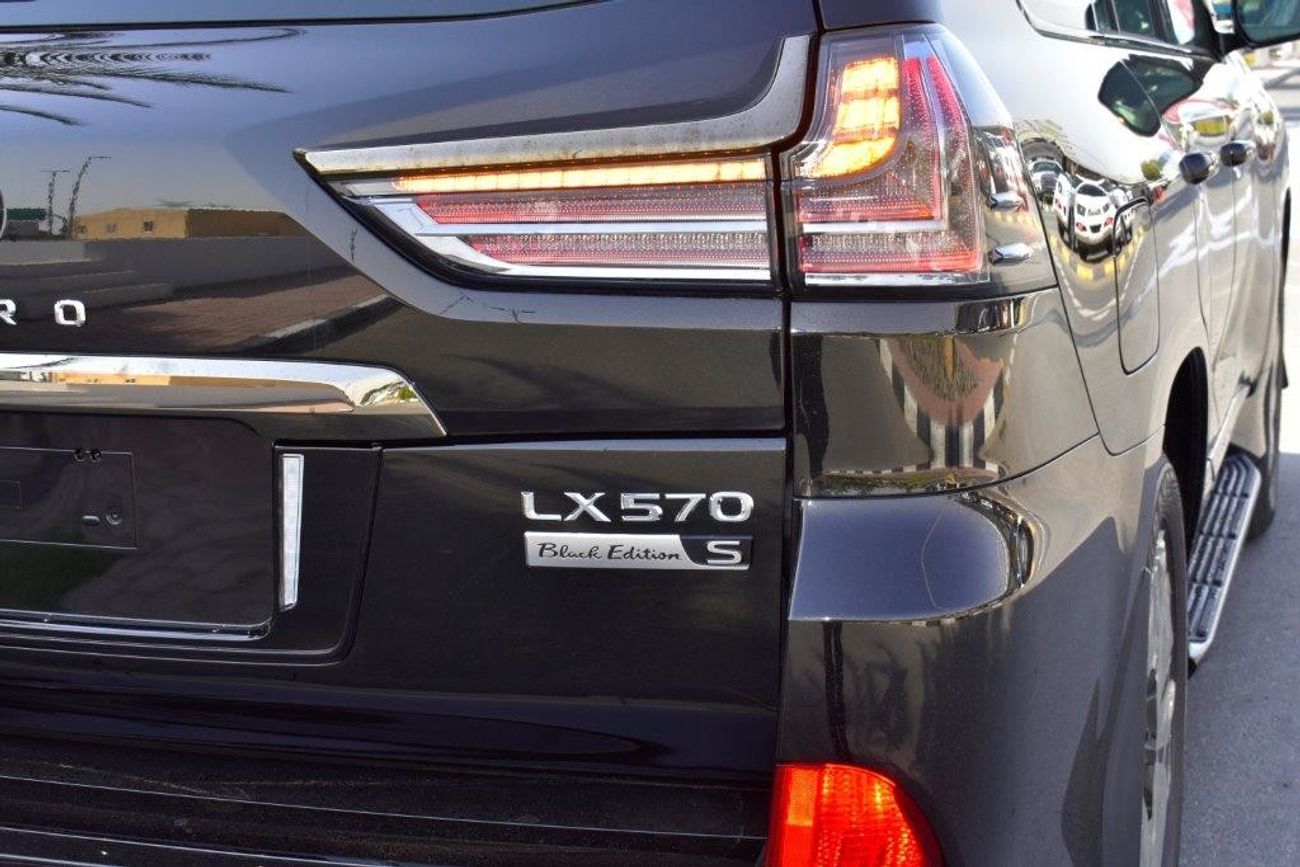 Lexus LX 570 5.7LAutomatic BLACK Edition KURO - S