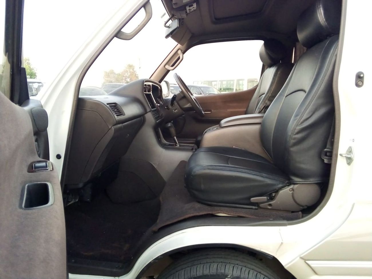 Toyota Hiace TOYOTA HIACE VAN RIGHT HAND DRIVE(PM31184)