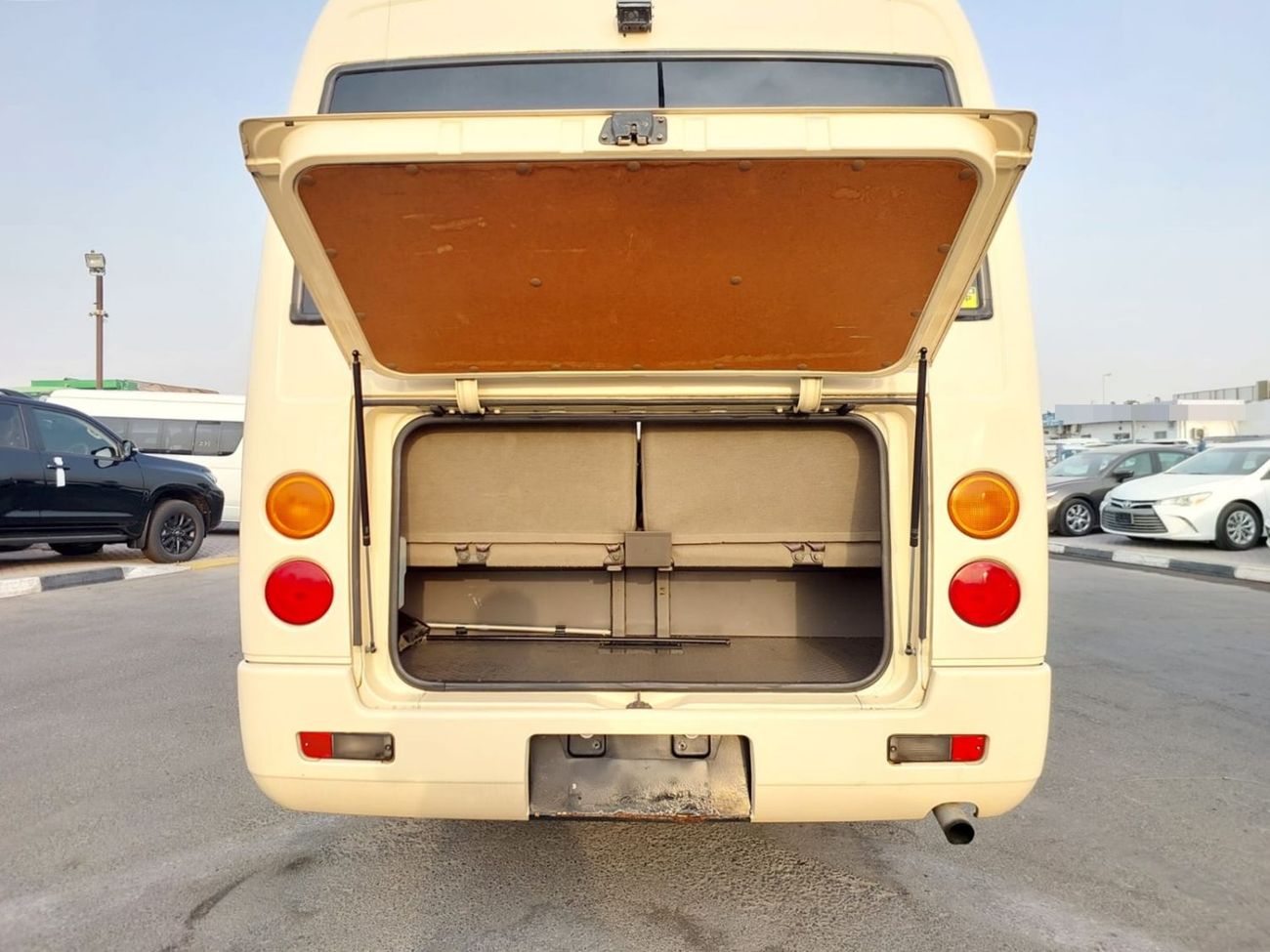 Mitsubishi Rosa MITSUBISHI ROSA BUS RHD 2005 MODEL 4.9 L DIESEL AUTOMATIC(PM00010)