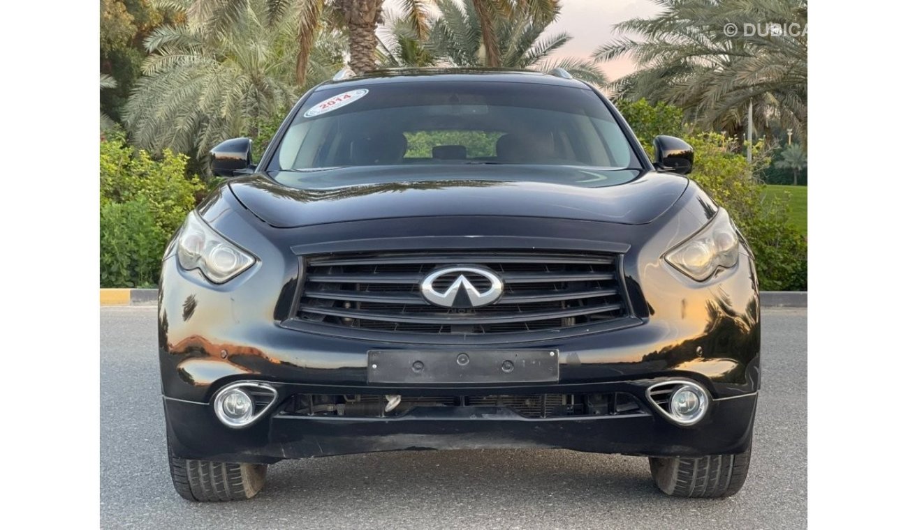 إنفينيتي QX70 لاكجري بلس موديل 2014 خليجي فل اوبشن بدون حوادث 6 سلندر مع فتحة سقف