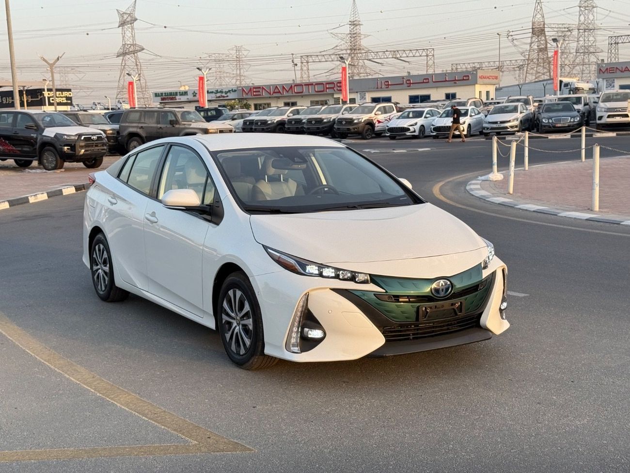Toyota Prius Iconic 1.8L 2020 PRIME 1.8L PLUGIN HYBRID CANADA SPEC