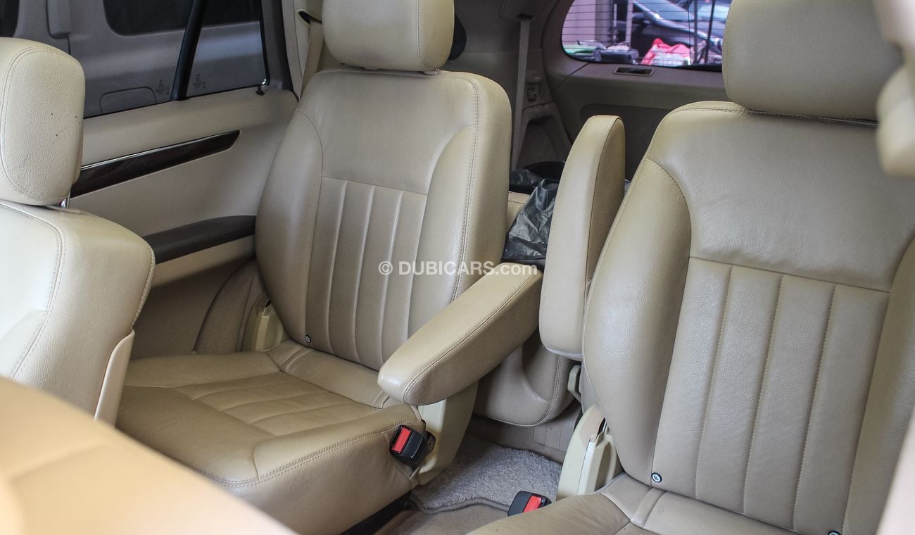 Mercedes-Benz R 500 4Matic 2008 model full options panorama roof DVD camera leather interiors  clean car from japan