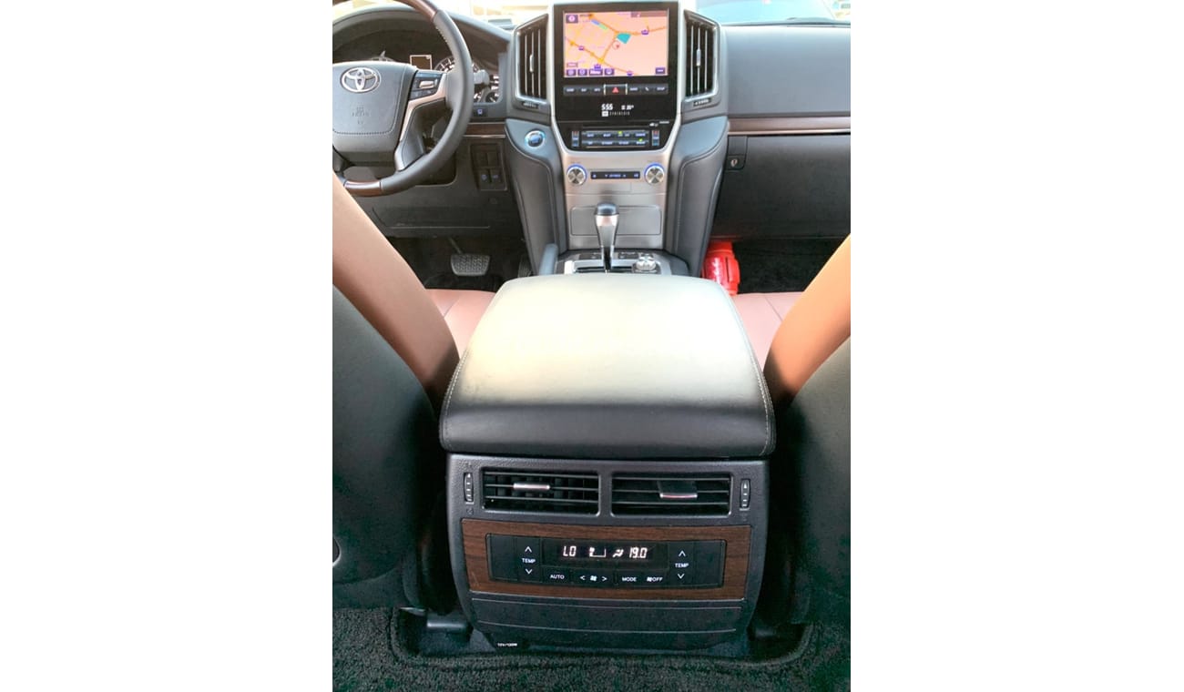 Toyota Land Cruiser VXR