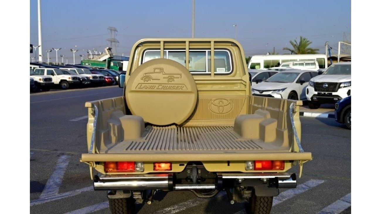 تويوتا لاند كروزر بيك آب 4.0L V6 Petrol Automatic