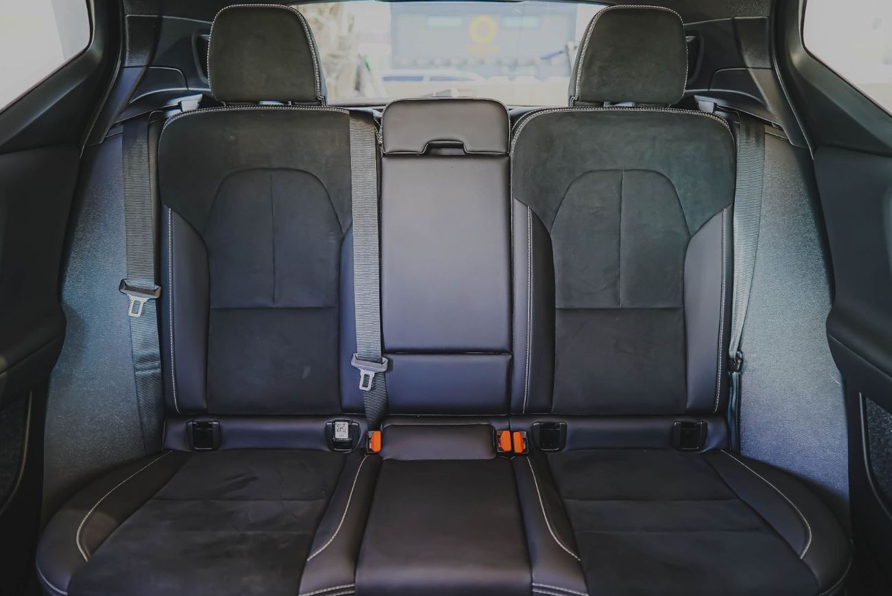 Volvo XC40 Volvo XC40 B4 2023 GCC under Agency Warranty and Service Contract with Flexible Down-Payment.