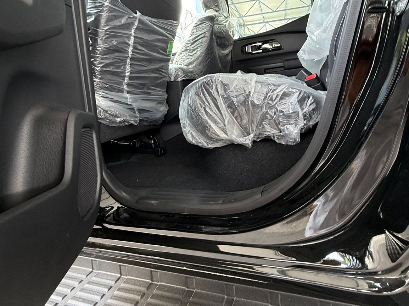 ميتسوبيشي L200 2025 MITSUBISHI L200 PETROL  FULL OPTION **EXPORT ONLY**التصدير فقط خارج الخليج***