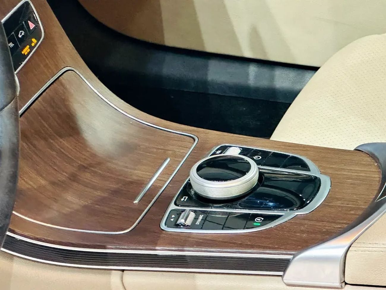 مرسيدس بنز C 300 Std 2.0L (241 HP)