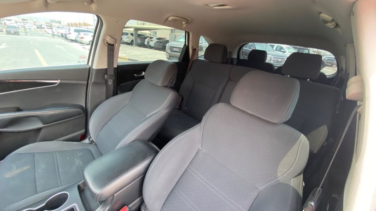 Kia Sorento Base 2.4L AWD Free Accident Original Paint