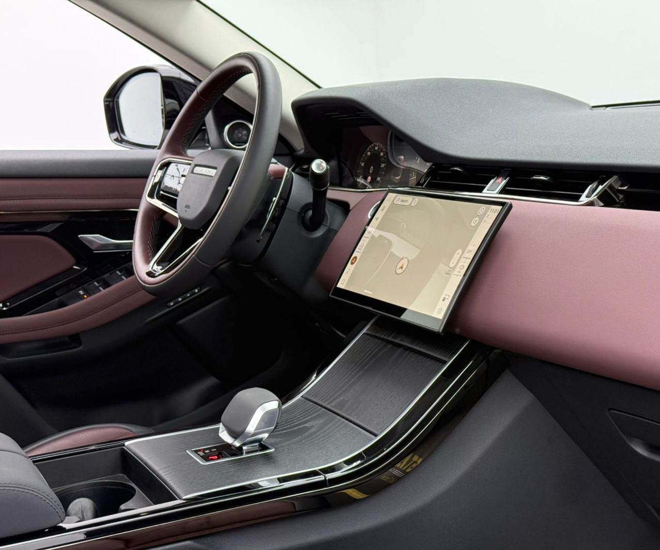 لاند روفر رانج روفر إيفوك P250 SE 2.0L 2025 Range Rover Evoque P250 SE Dynamic L, Warranty, Low Km, Excellent Condition, Chine