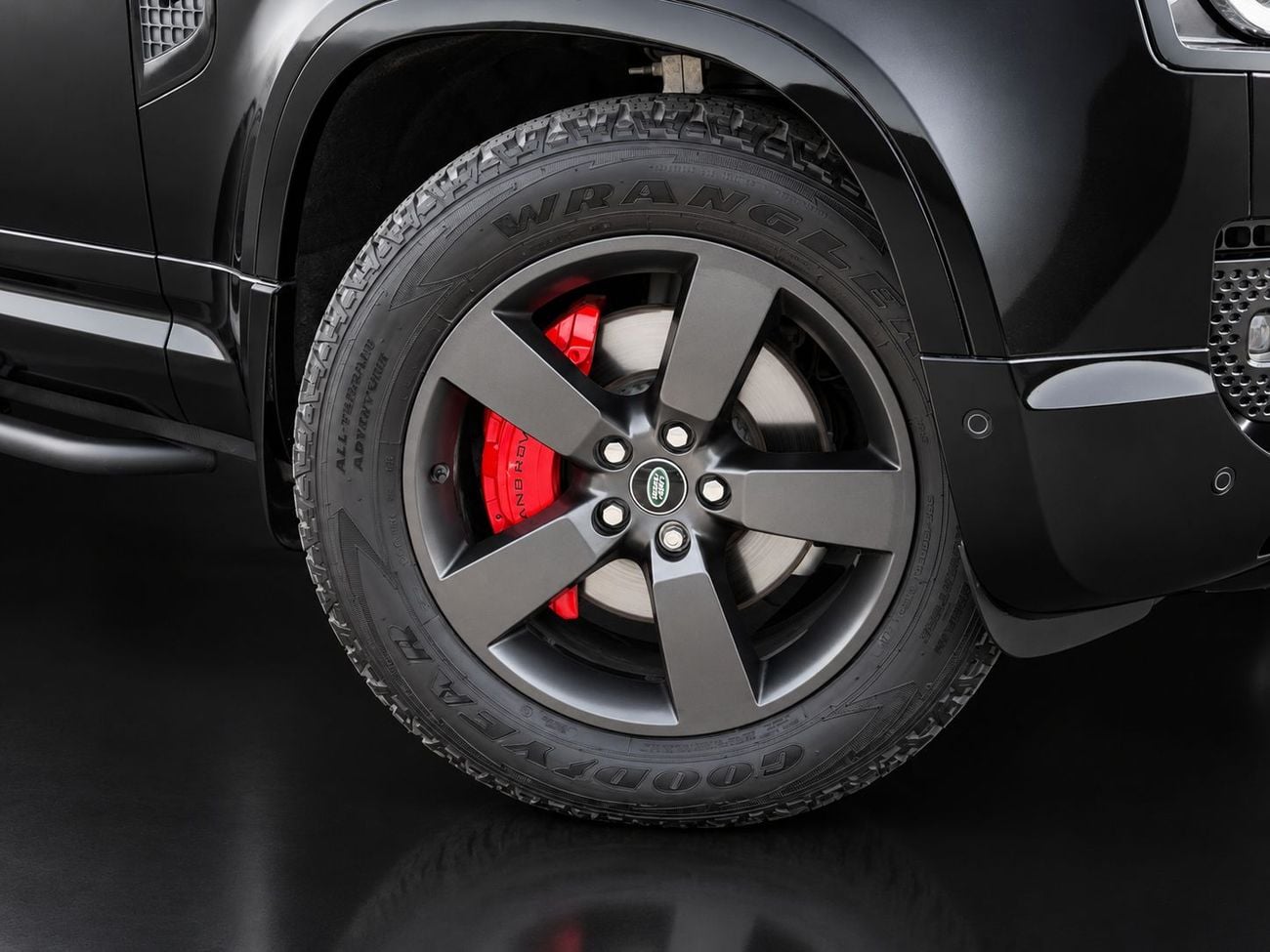 لاند روفر ديفندر 90 X-DYNAMIC HSE P400