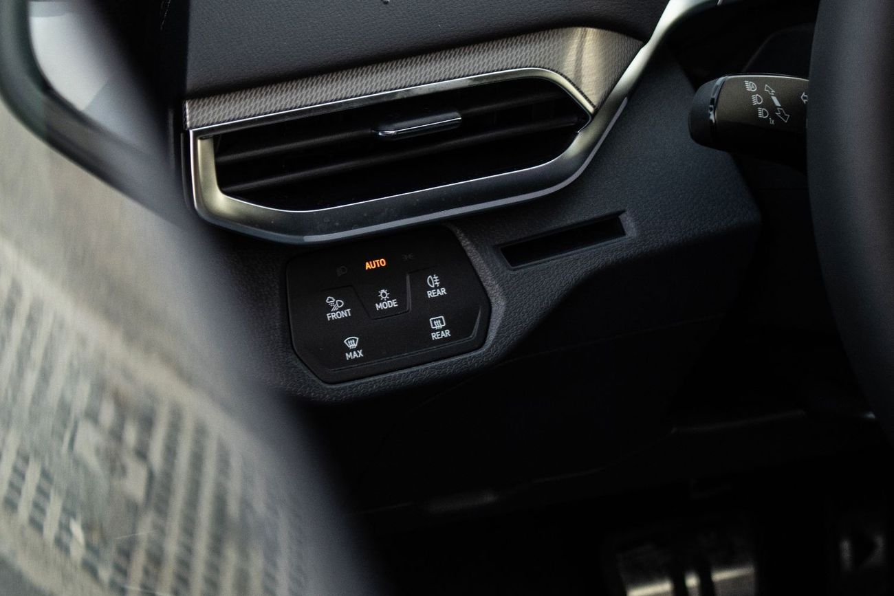 Volkswagen ID.4 VOLKSWAGEN ID.4 CROZZ LITE PRO ,WHITE COLOR