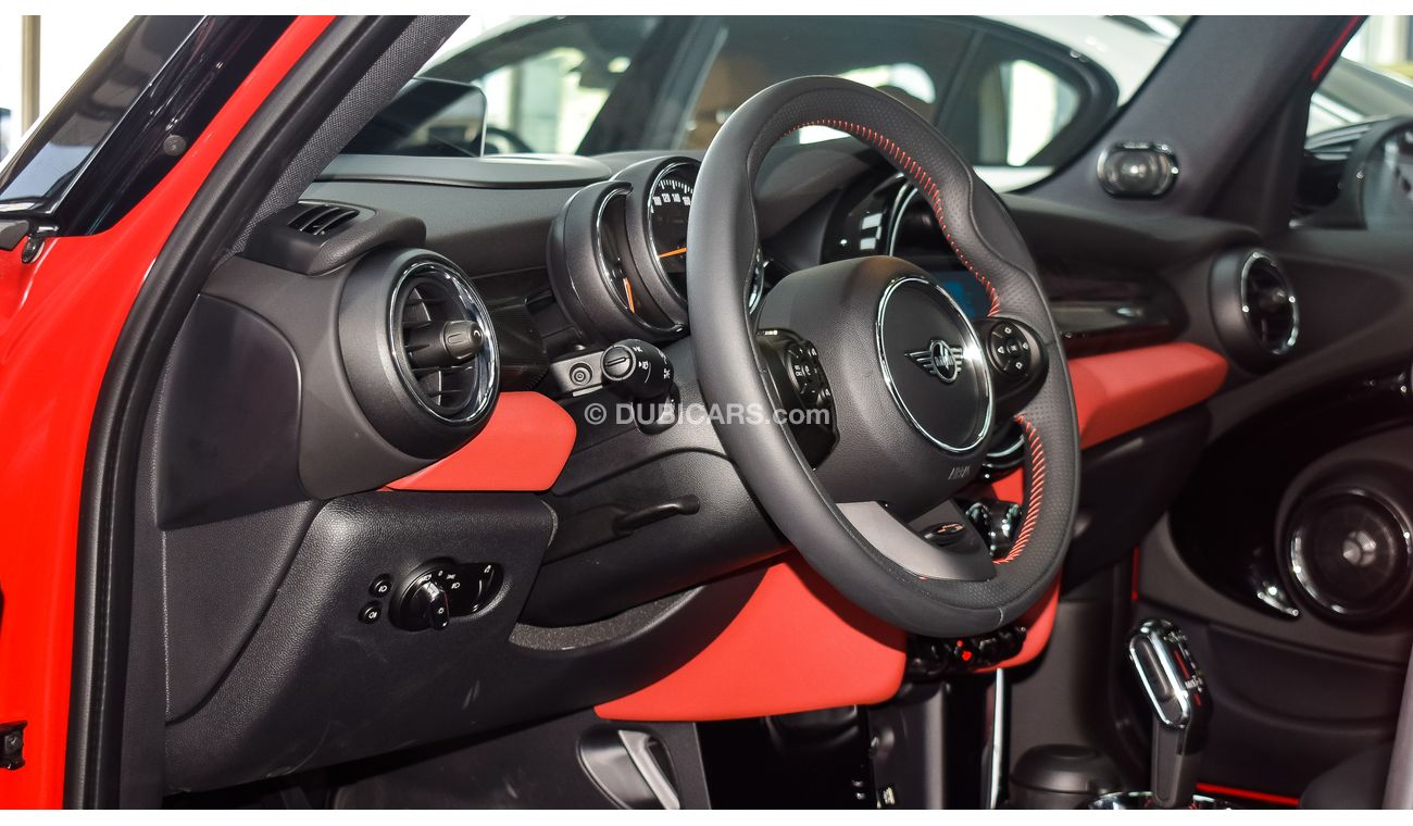 Mini Cooper S hatchback 5 doors with JCW kit