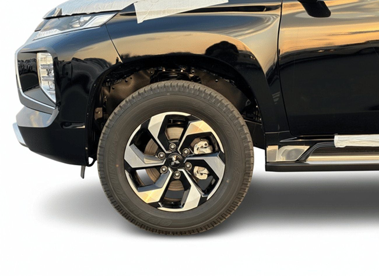 ميتسوبيشي مونتيرو سبورت MITSUBISHI MONTERO SPORT 3.0L 4WD GLS ROOF RAIL, SPOILERSUNROOF FABRIC SEATS-2026