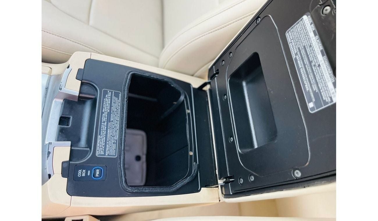 Toyota Land Cruiser Toyota landcuriser GX-R V6 2016 Full Option very neat and clean perfect condition