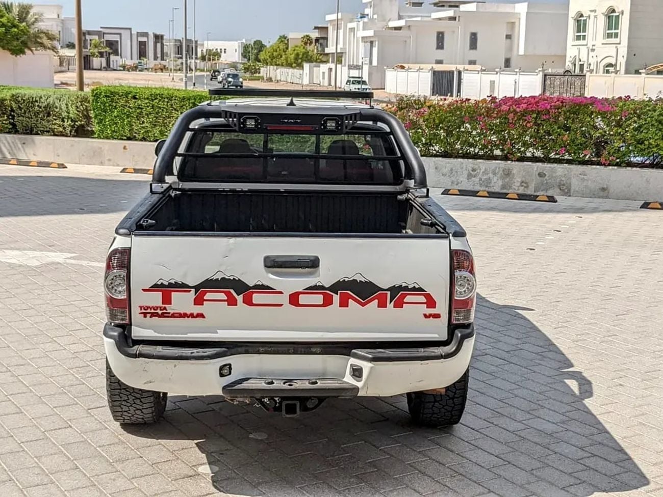 تويوتا تاكوما MODIFIED TRD 4X4 4DOORS IN EXCELLENT CONDITION