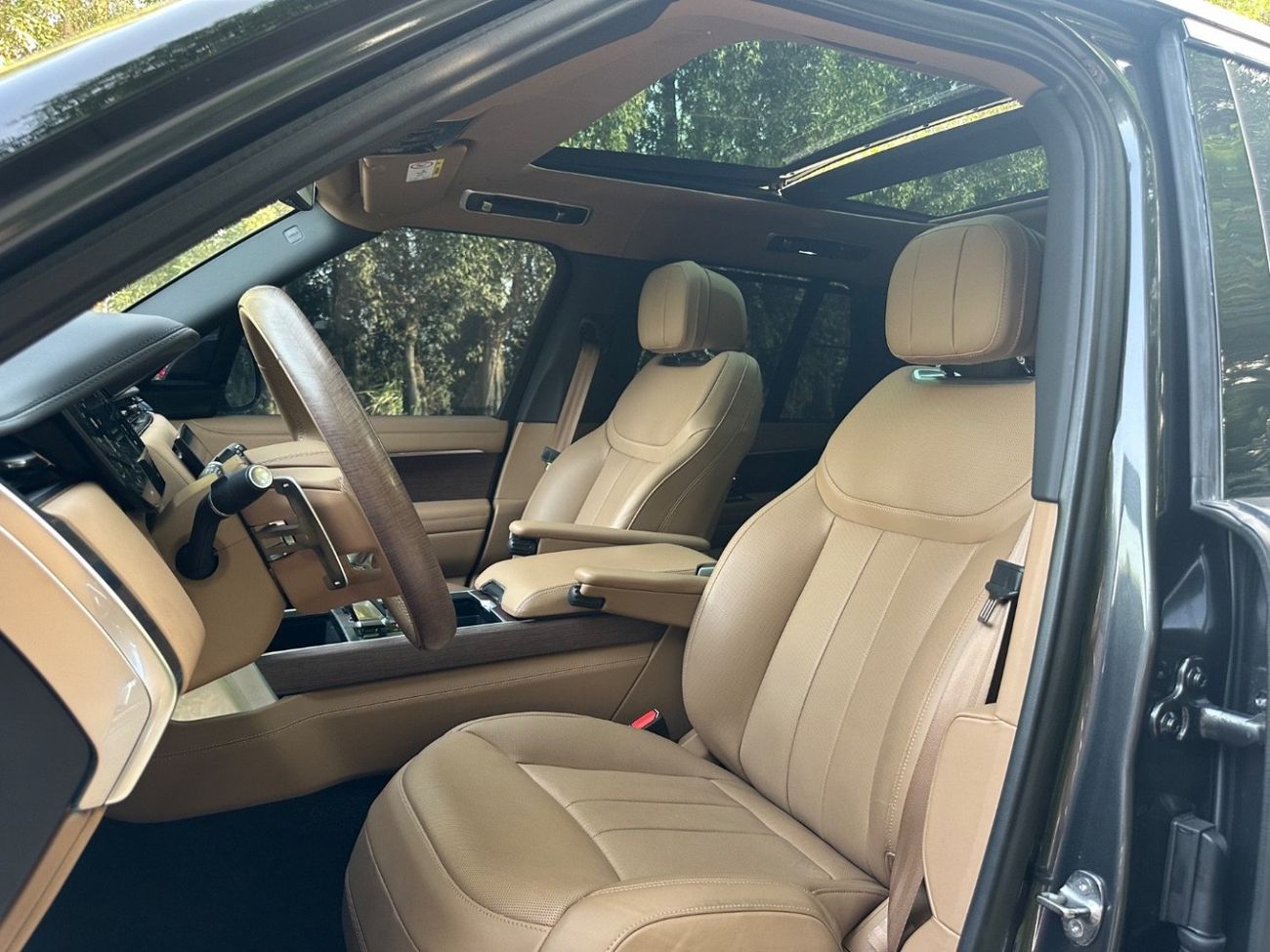 Land Rover Range Rover 2024 Autobiography P550e 3.0L Turbocharged Inline-6 Plug-in Hybrid – 542 HP | AWD | Full Options