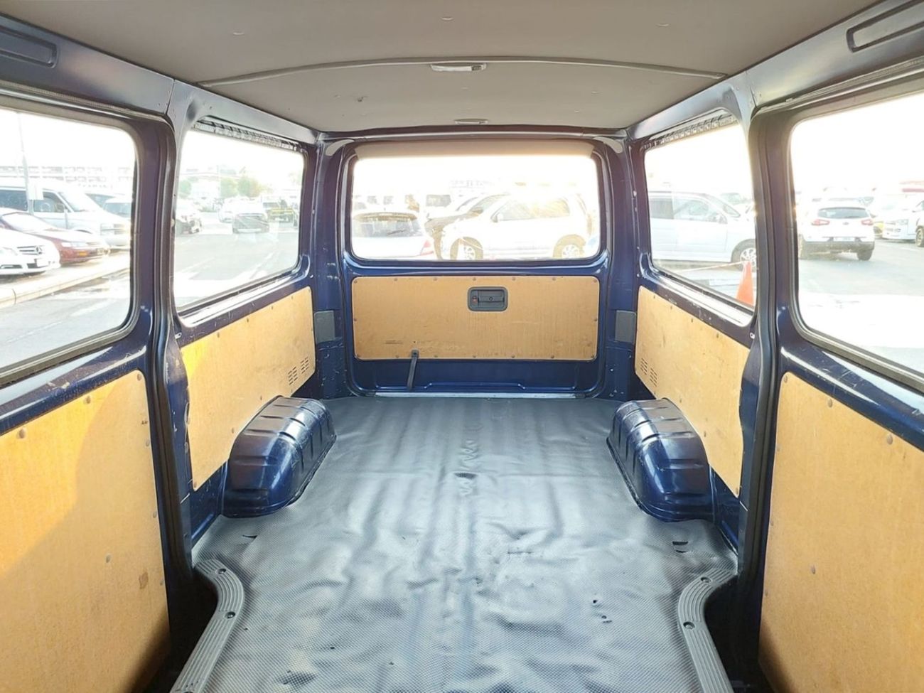 Toyota Hiace TOYOTA HIACE VAN RHD 2019 MODEL 2.8 L DIESEL AUTOMATIC(PM07814)