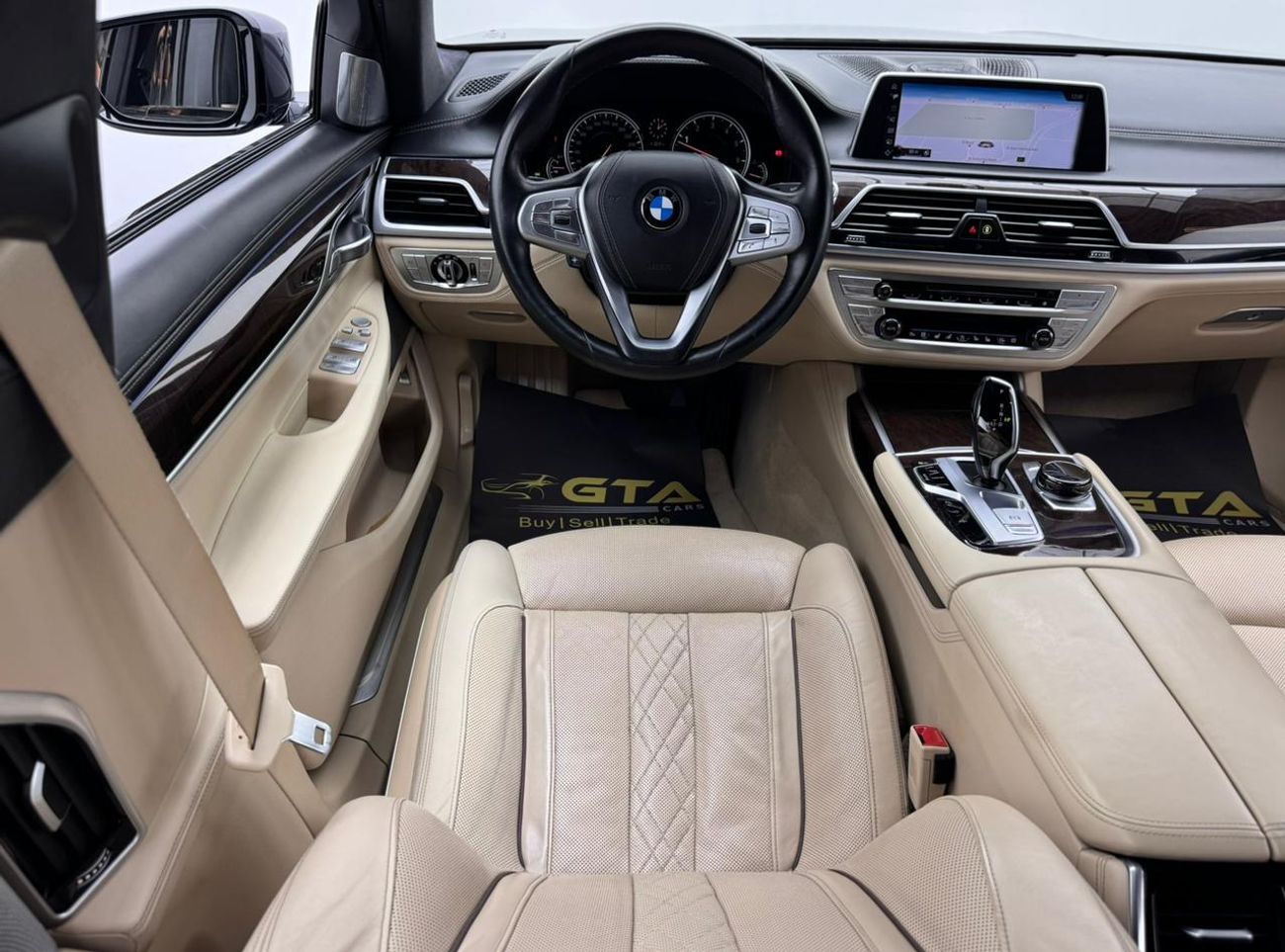 بي أم دبليو 750Li xDrive 4.4L (523 HP) 2016 BMW 750Li xDrive, Full Service History, Excellent Condition, GCC