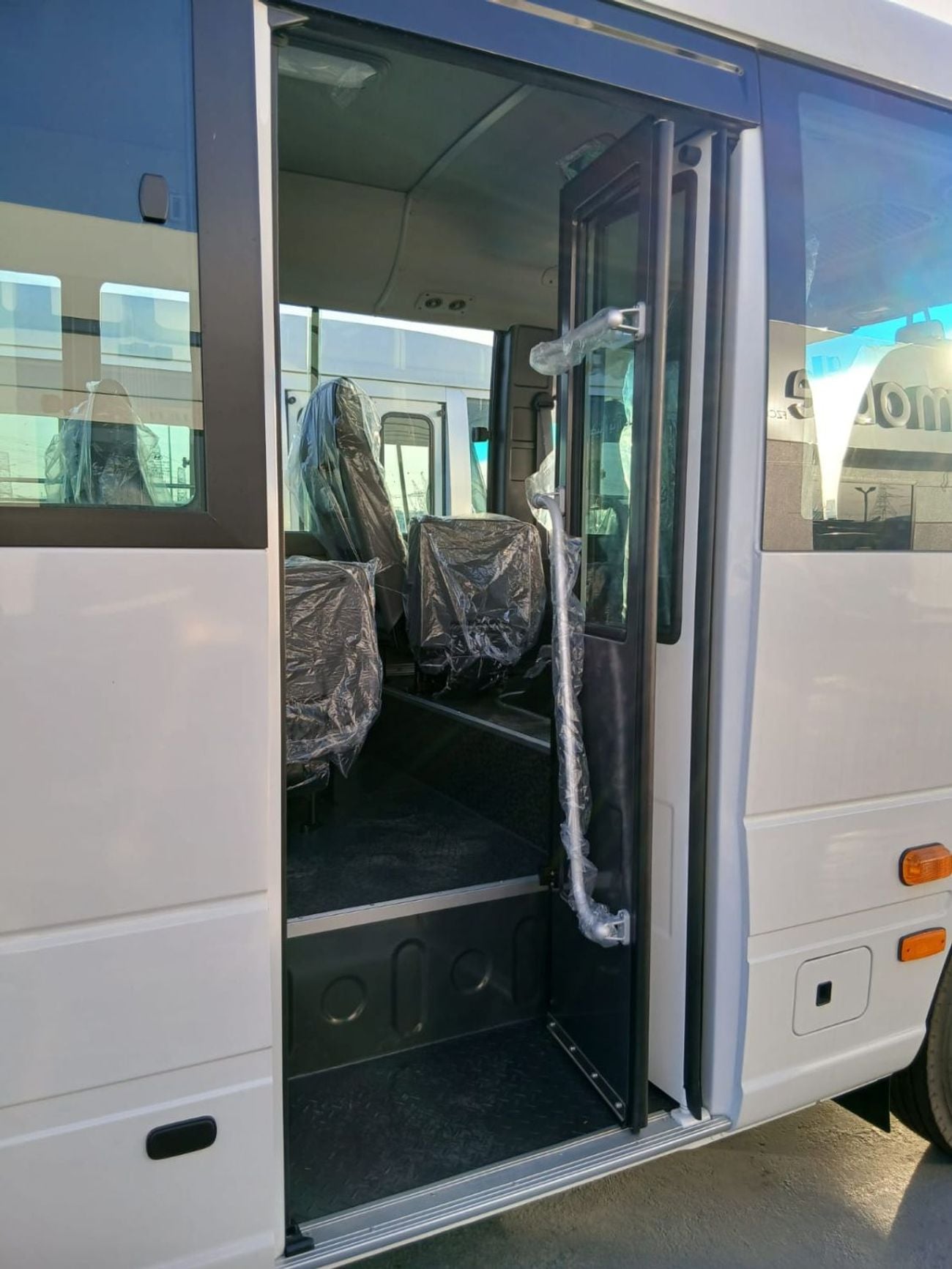 هيونداي كونتي حافلة هايونداي كاونتي كوستر ميني | موديل 2026 | جاهزة للتصدير