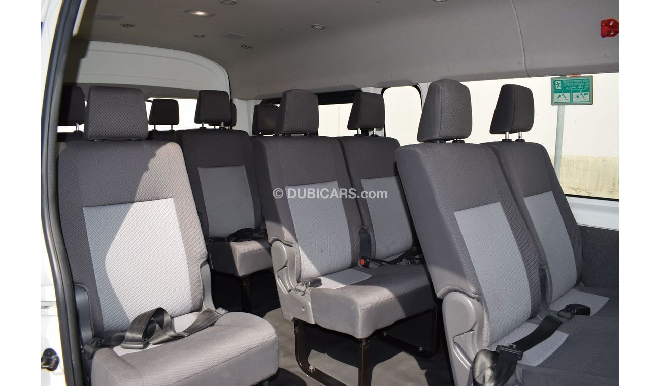 Toyota Hiace GLS - High Roof Toyota Hiace Highroof Bus 6 cylinder, Model:2019. Only done 62000 km