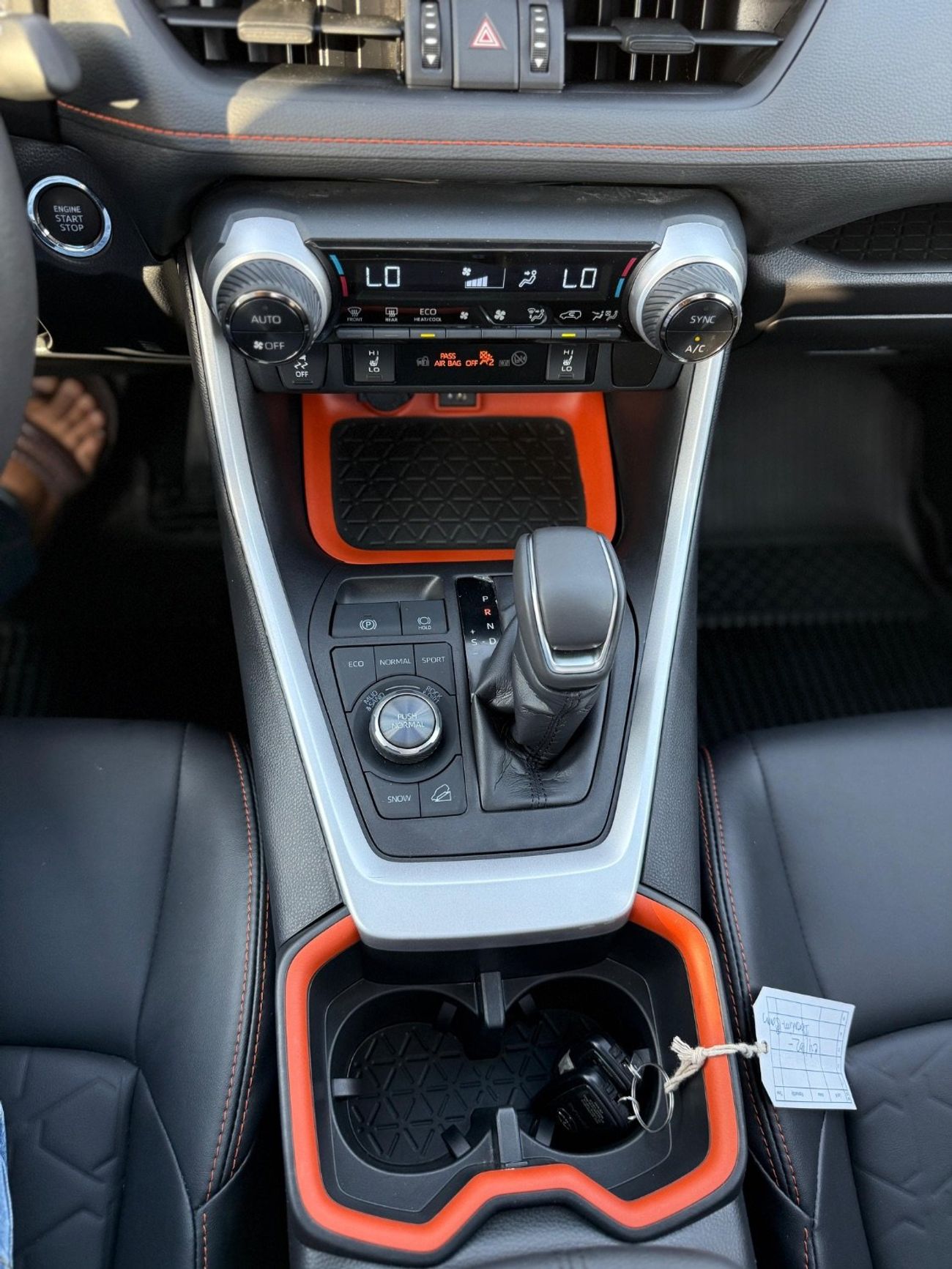 تويوتا راف ٤ Adventure Full Option 4WD Sunroof, leather, push start