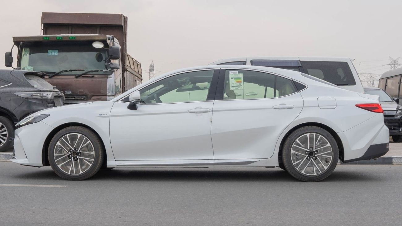 تويوتا كامري 2025 Toyota Camry Limited 2.5L AT Hybrid