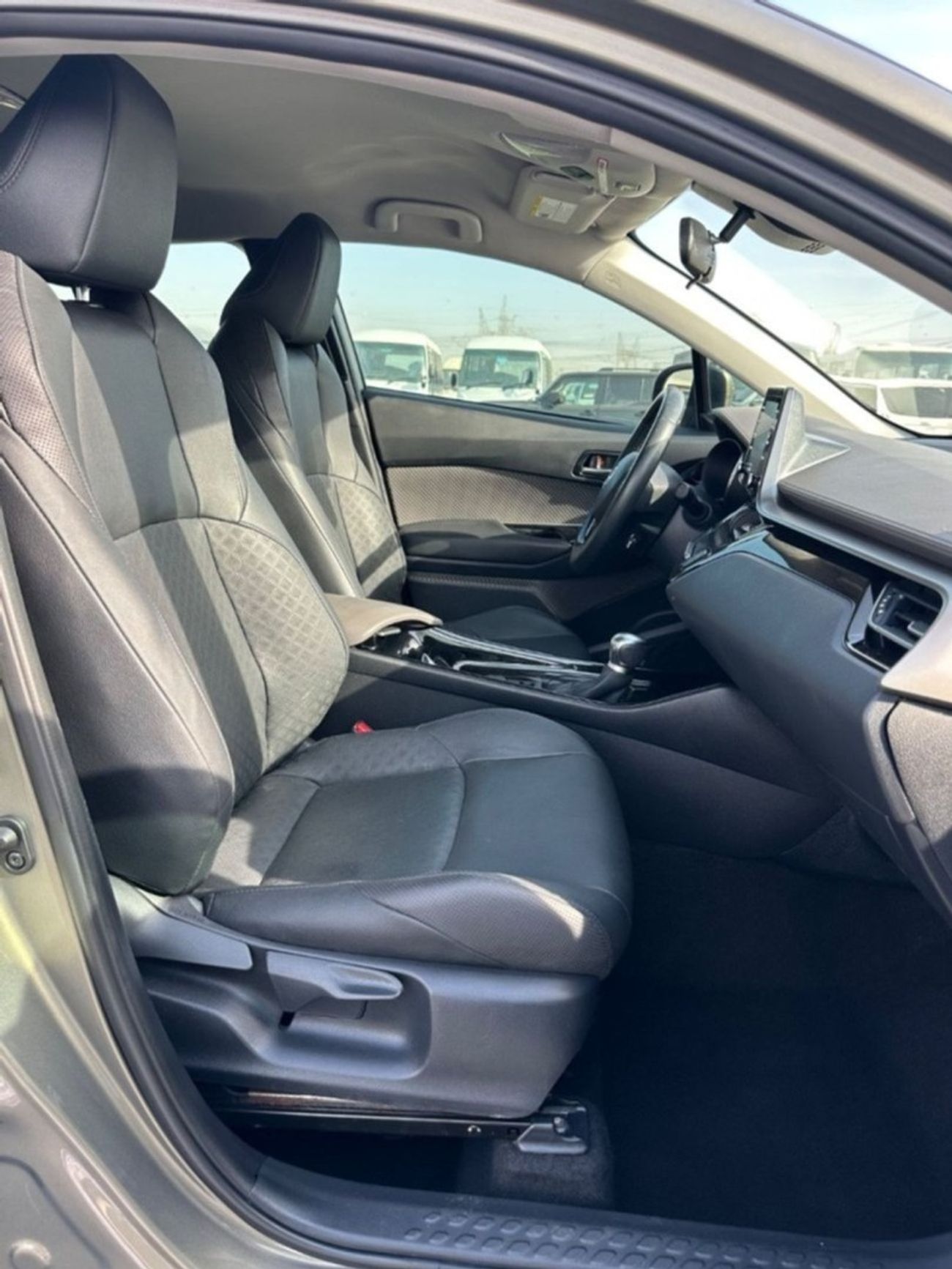 Toyota CHR Limited ,leather seats,electric seats, blind spots Full Option