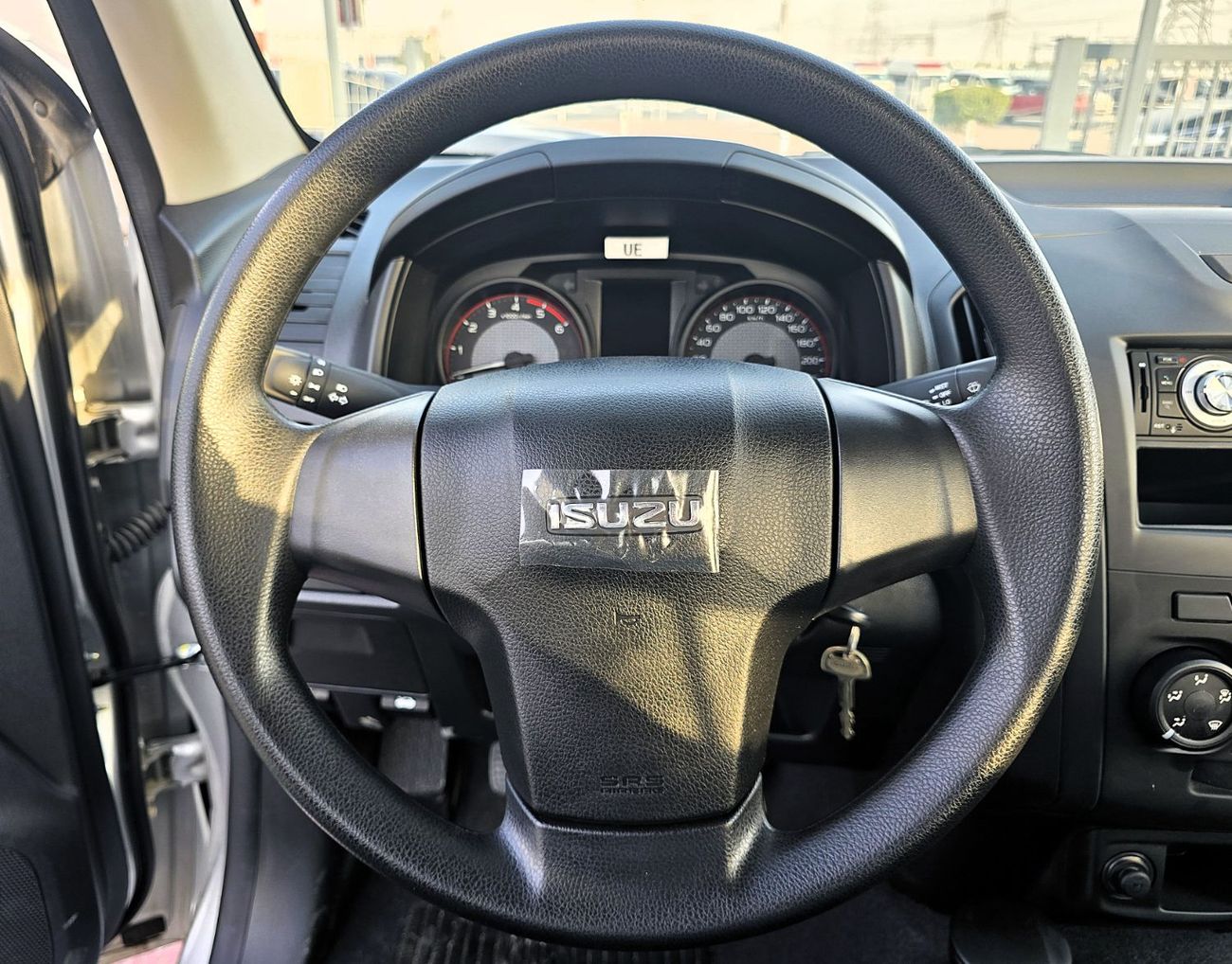 Isuzu D-MAX ISUZU DMAX S.C STD 1.9L DieselL M/T 2Doors White Color 2025 Model