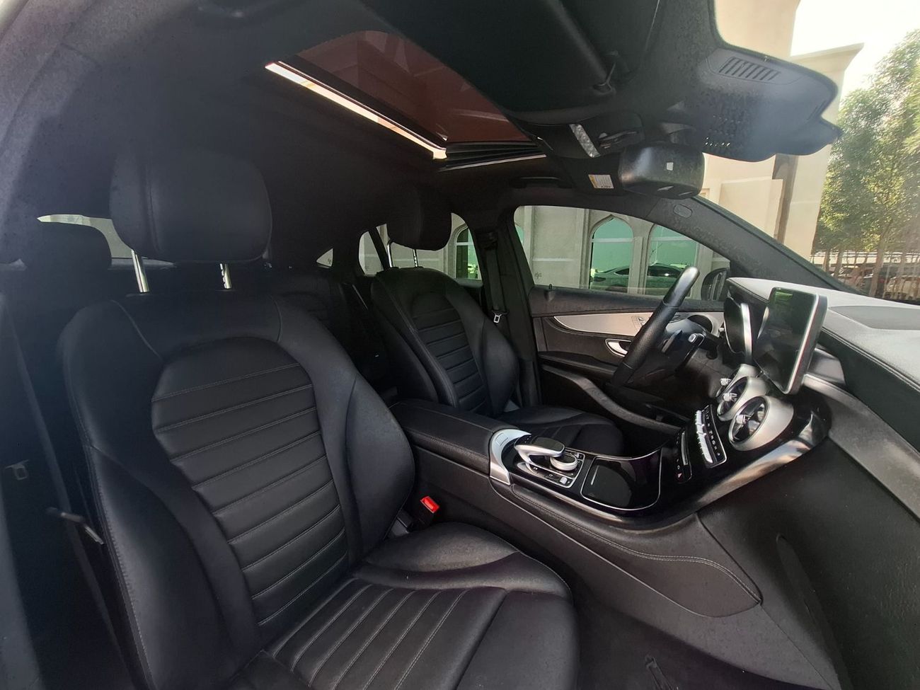 مرسيدس بنز GLC كوبيه 200 مرسيدس  glc 220 2018 فل