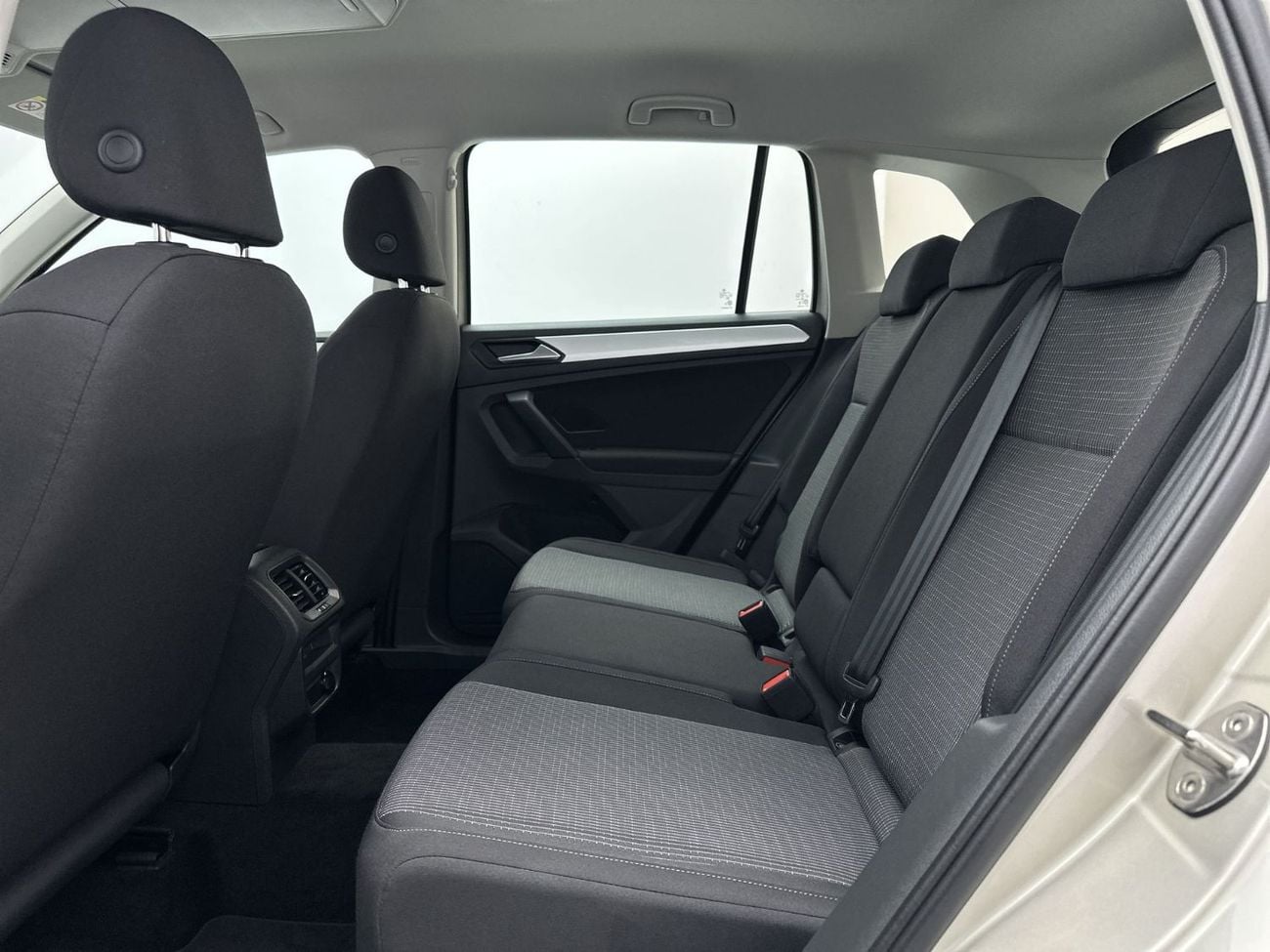 Volkswagen Tiguan LIFE 1.4L | VW Certified | Smart Tech Edition with Camera and Sensors | GCC Specs