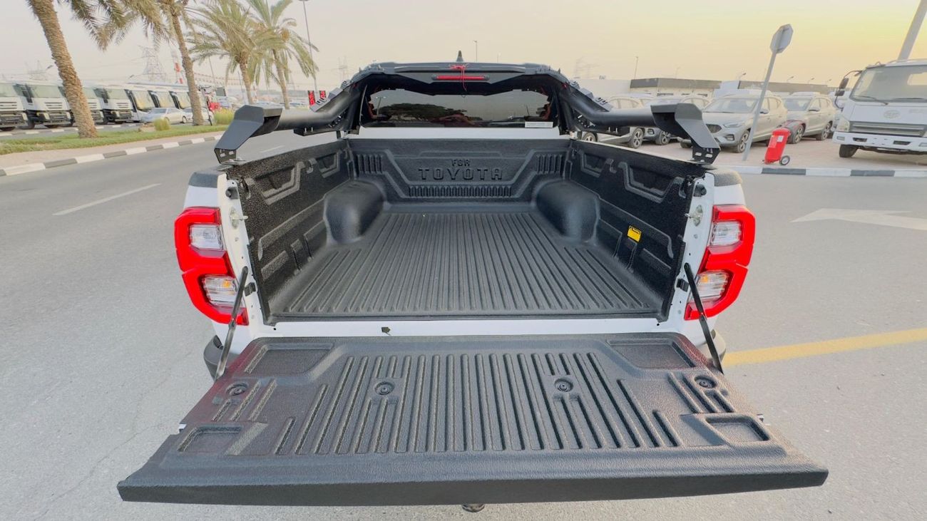 تويوتا هيلوكس -