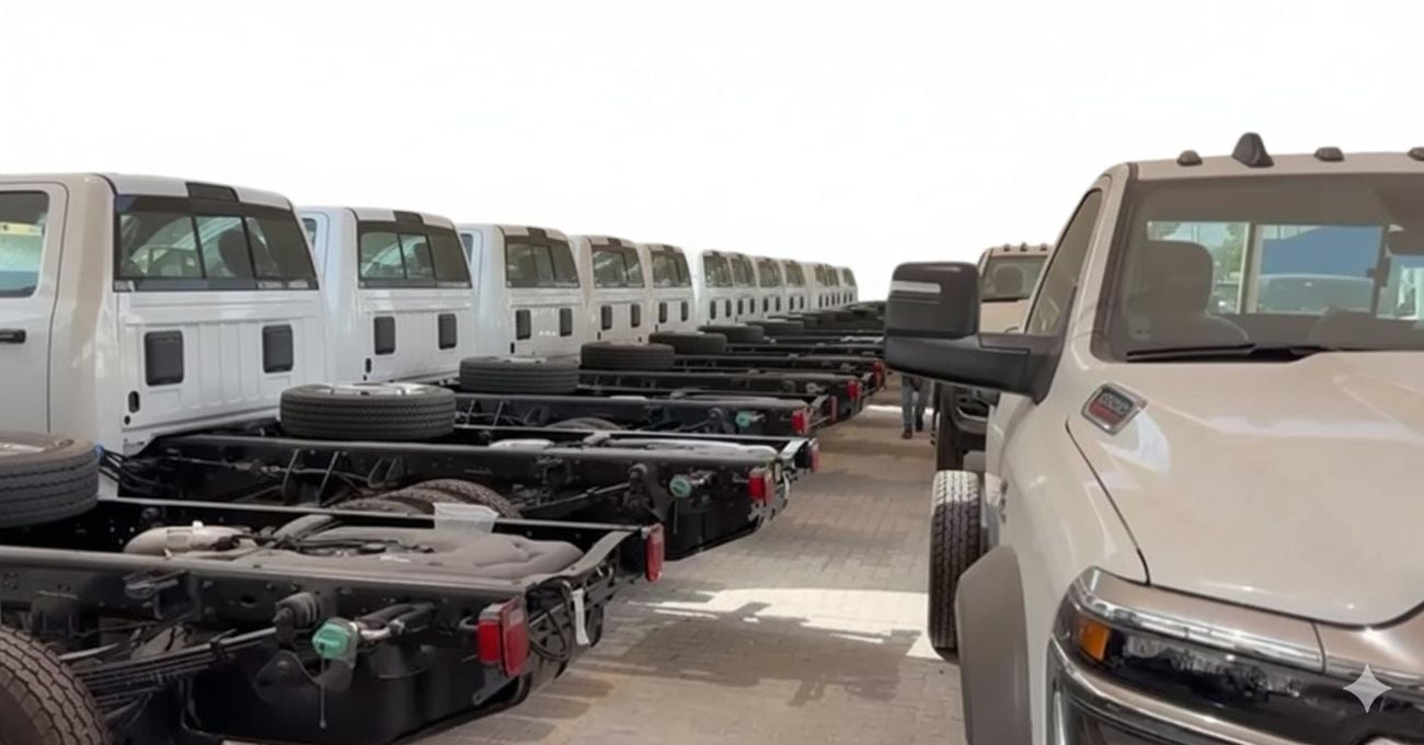 RAM 5500 Ram 5500 Regular Chassis Cab 4x4 6.7L Cummins Diesel 8-Speed AT