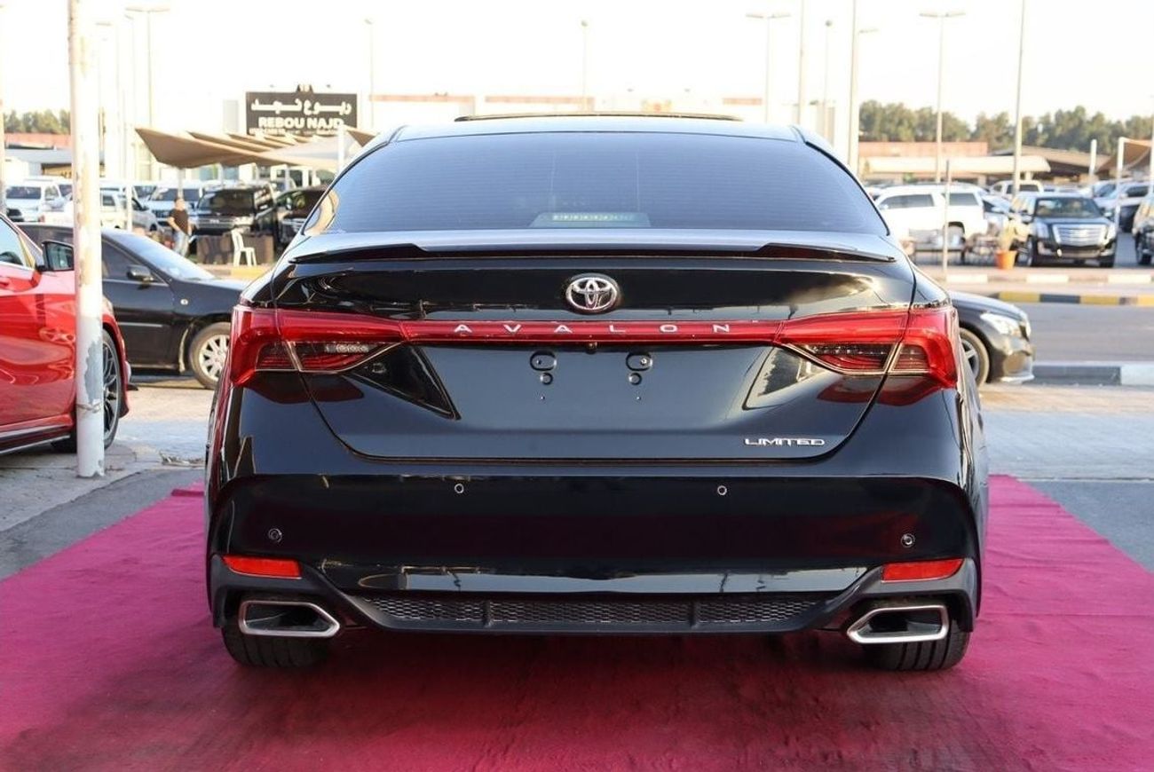 Toyota Avalon Limited 3.5L Toyota Avalon V6 / GCC / First Owner / Full / Under Warranty