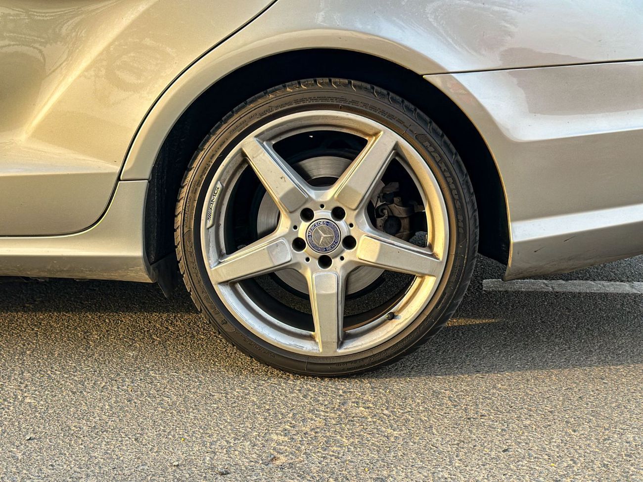 Mercedes-Benz CLS 550 2012 Mercedes-Benz CLS 550 RWD / Law Mileage (144,000 Km) / Japanese Specs