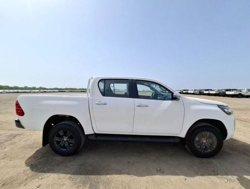 تويوتا هيلوكس SGLX 2.4L MT DIESEL MID OPTION